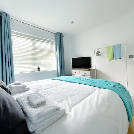 White Eden - Explore Cornwall From A Comfy Central Appartment セント・オーステル エクステリア 写真