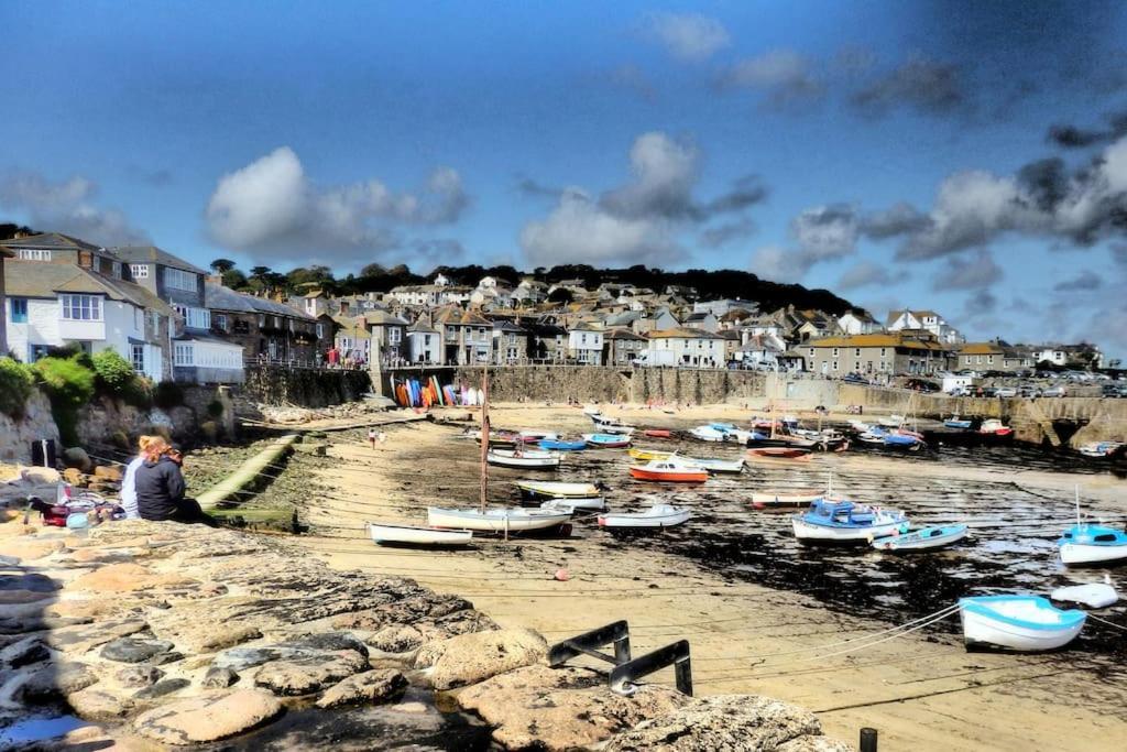 White Eden - Explore Cornwall From A Comfy Central Appartment セント・オーステル エクステリア 写真