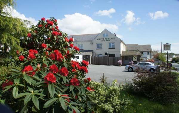 White Eden - Explore Cornwall From A Comfy Central Appartment セント・オーステル エクステリア 写真