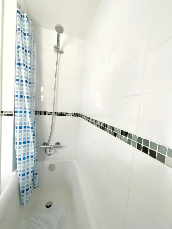 White Eden - Explore Cornwall From A Comfy Central Appartment セント・オーステル エクステリア 写真